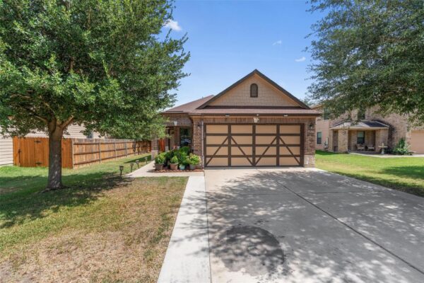 611 Big Bend Trl, Taylor
