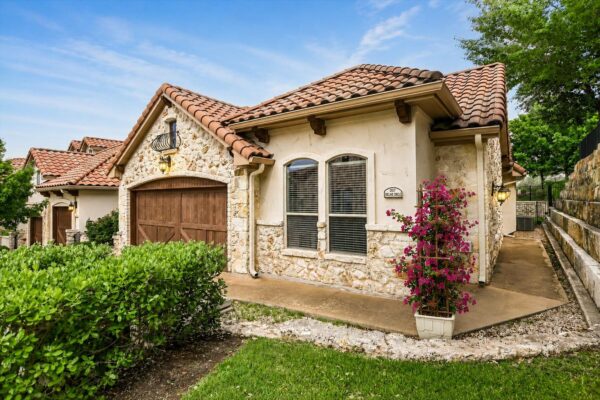 207 Enclave Cir, Horseshoe Bay