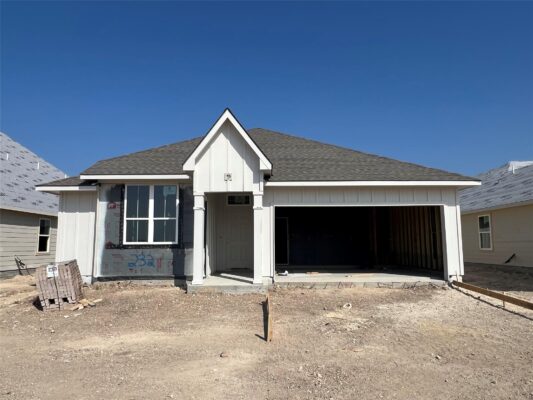 232 Gus Loop, Georgetown