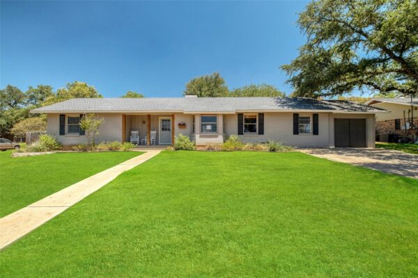 1208 Country Club Rd, Georgetown