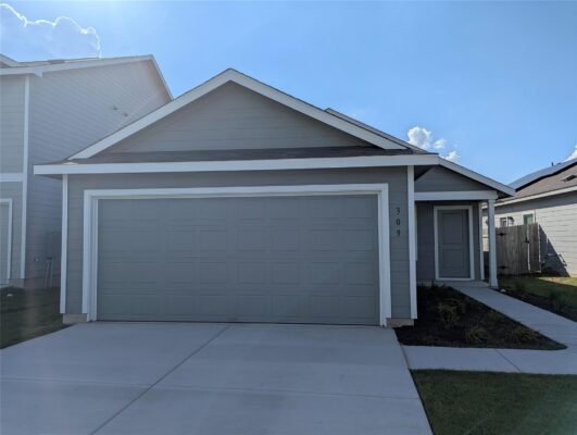 309 Amber Gln, Maxwell