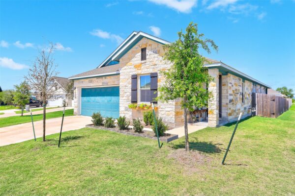 104 Ladolia Ln, San Marcos