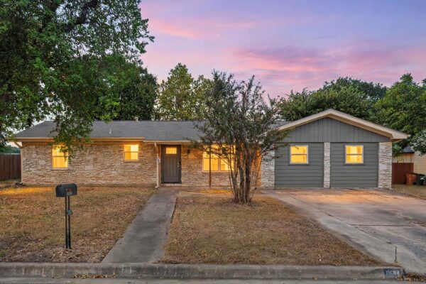 11604 N Oaks Dr, Austin