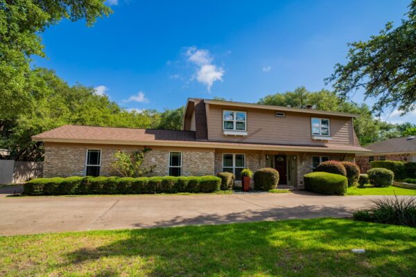 8806 Balcones Club Dr, Austin