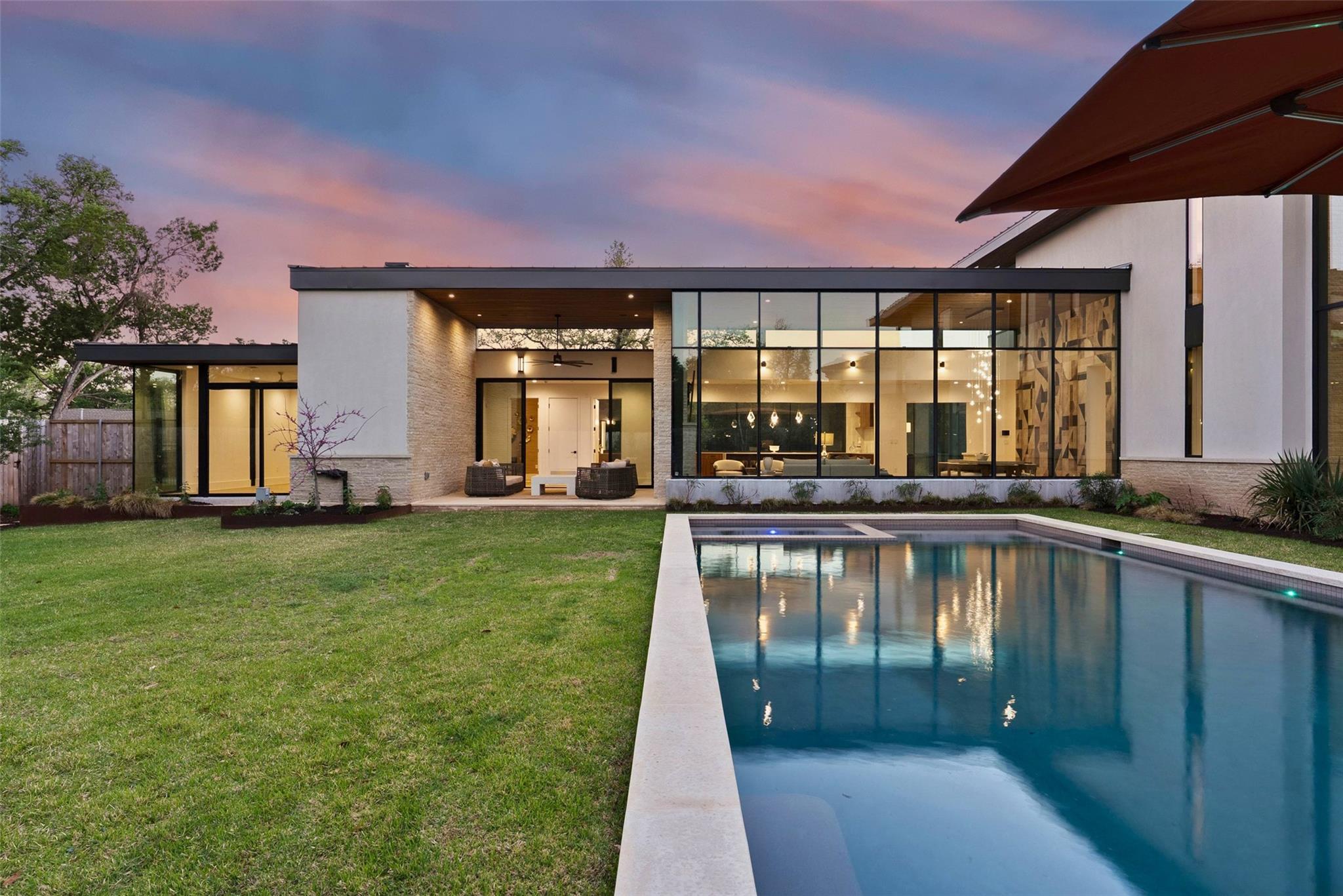 1604 Barclay Dr, Austin, TX 78746