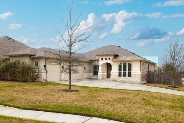 100 Kirkhill Cv, Hutto