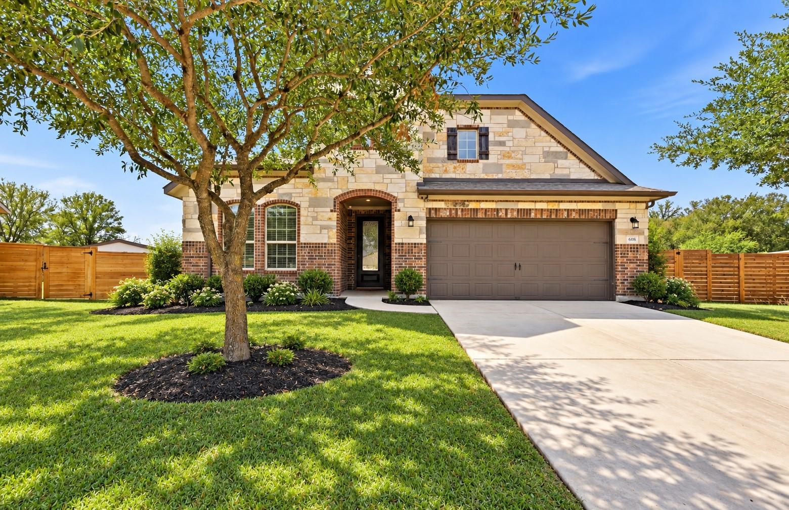 608 Wincliff Dr, Buda, TX 78610