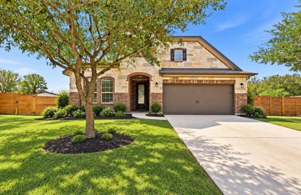 608 Wincliff Dr, Buda
