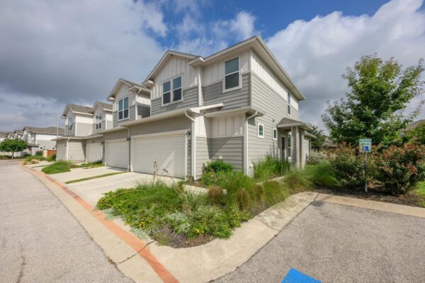 1706 Tun Tavern Trl #37, Austin
