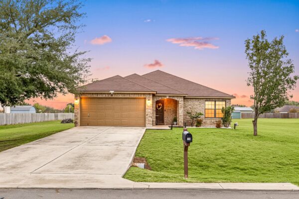 166 Kristen Dr, Kyle