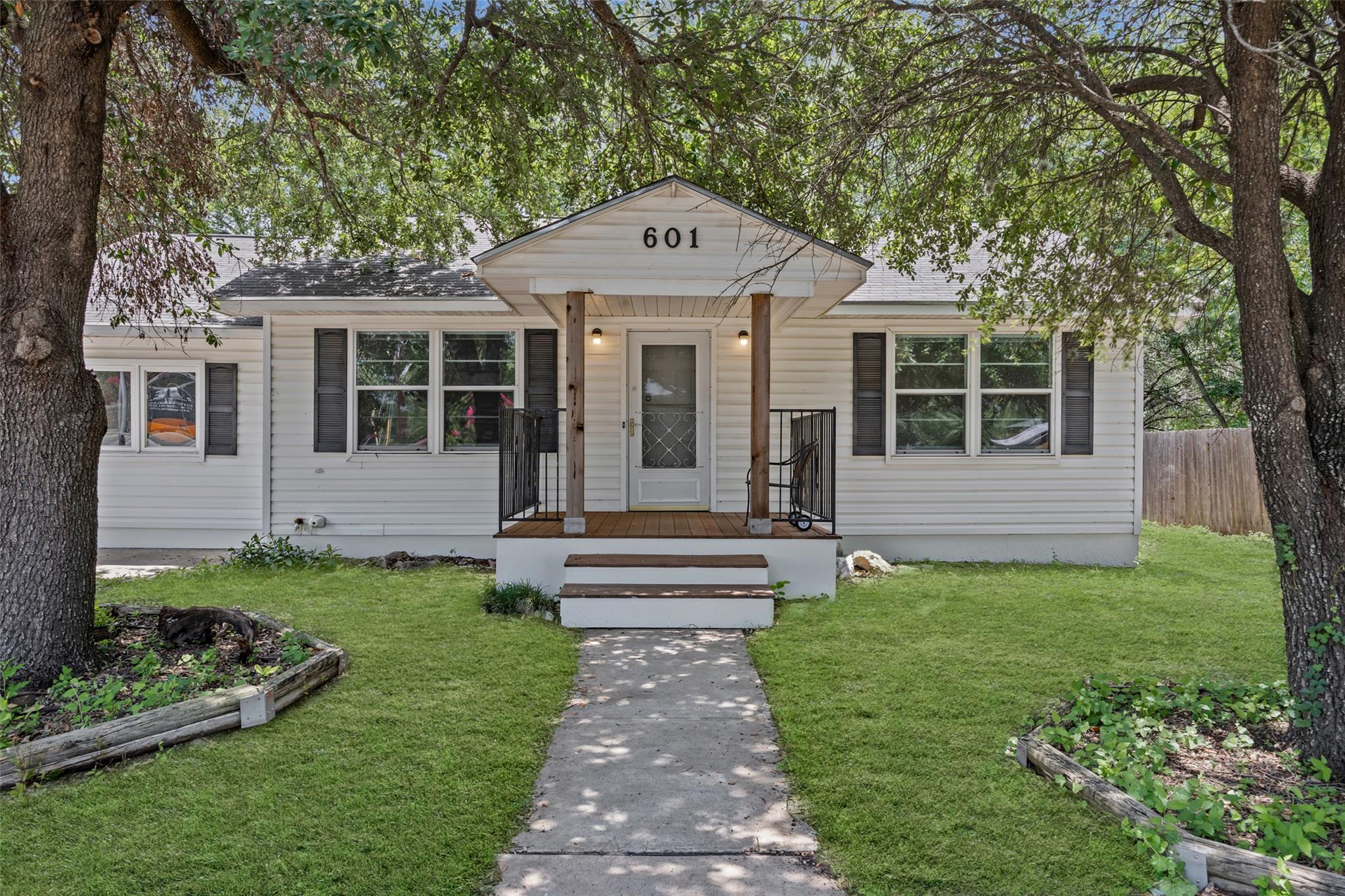 601 Zunker St, San Marcos, TX 78666