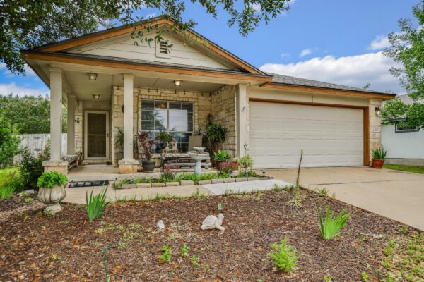 303 Delby St, Hutto