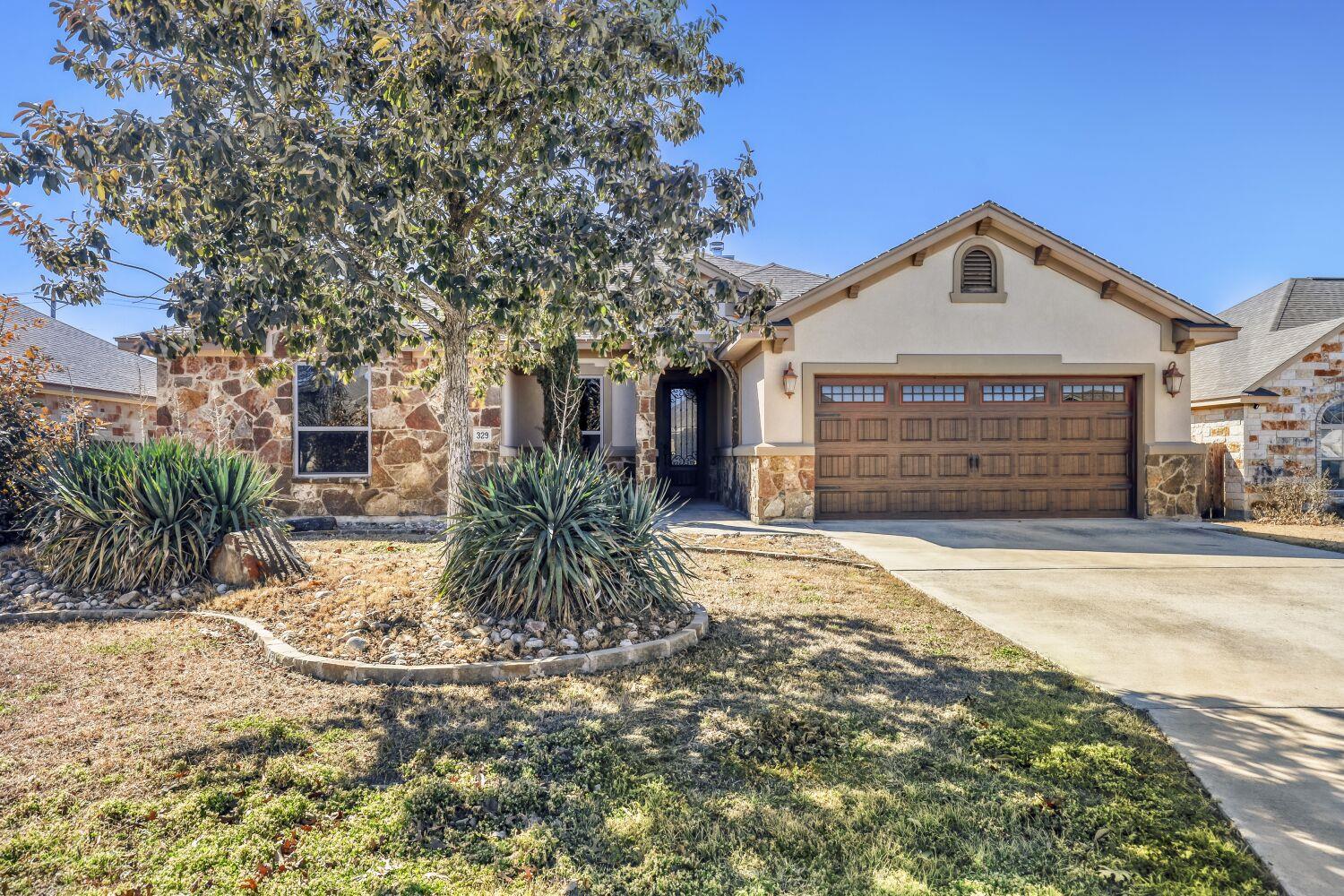 329 Jake Dr, Jarrell, TX 76537