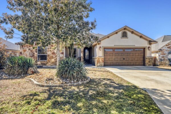 329 Jake Dr, Jarrell