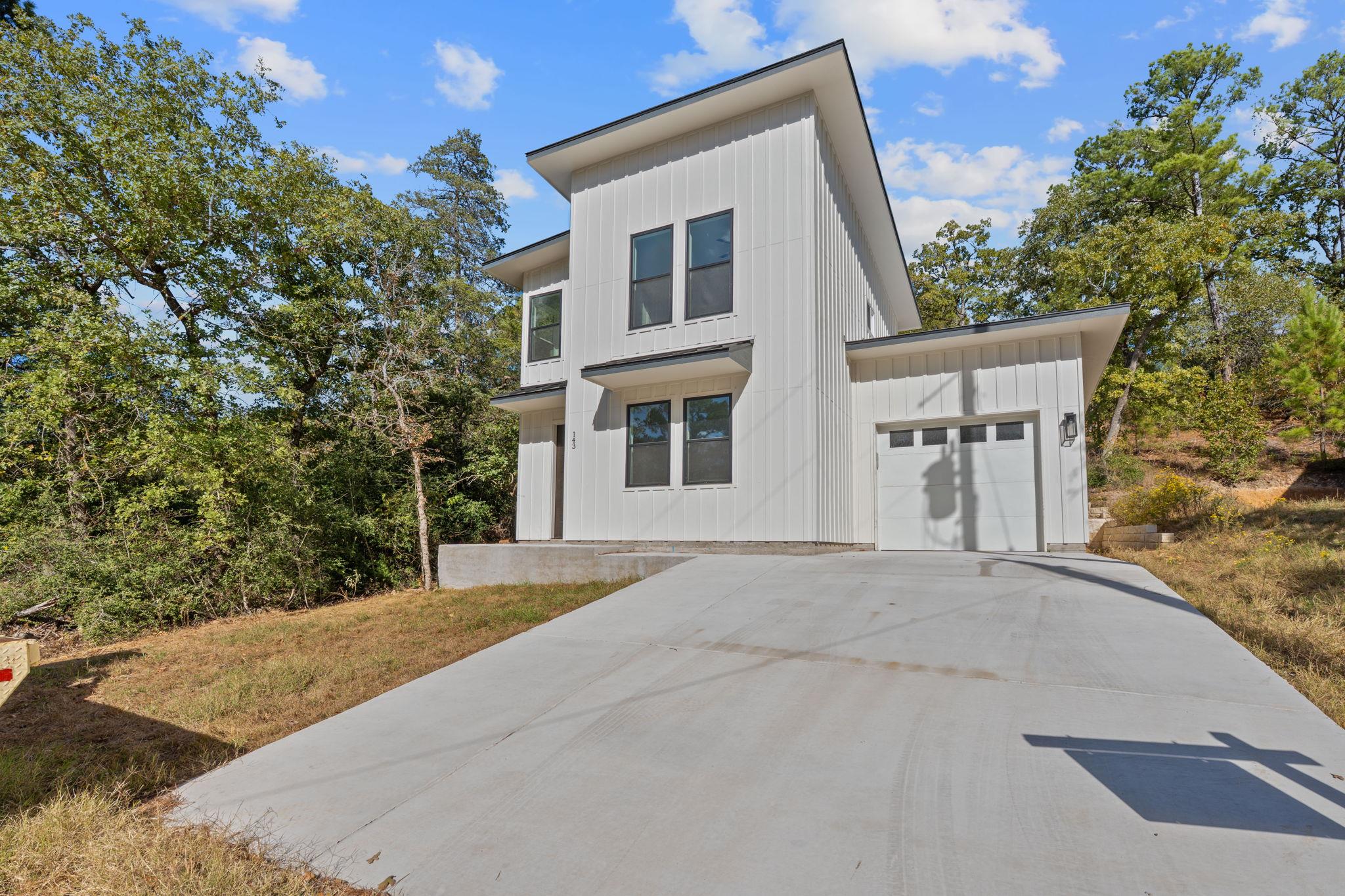 143 Onini Ct, Bastrop, TX 78602