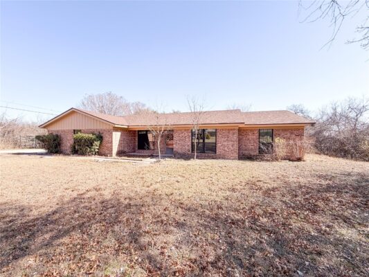 3125 Sikes Dr, Kempner