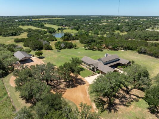 101 Shady Oaks Trl, Liberty Hill
