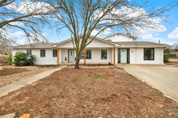 217 W Driftwood Dr, Fredericksburg