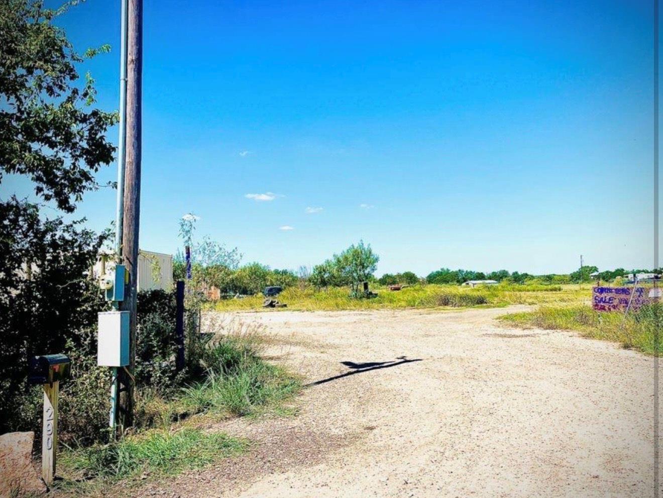 290 Pebblestone Rd, Dale, TX 78616