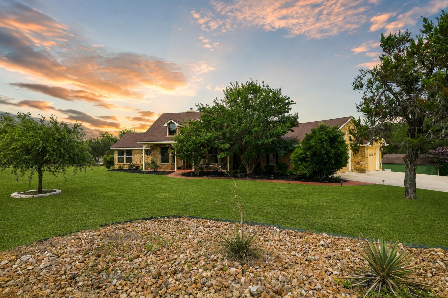 501 Goodnight Trl, Dripping Springs, TX 78620