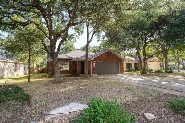1005 Haleys Way Dr, Buda