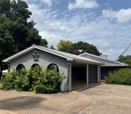 208 Riverside Dr, Kingsland