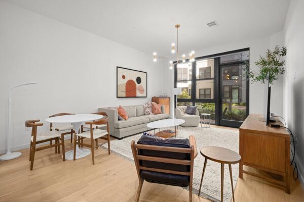 800 Embassy Dr #124, Austin