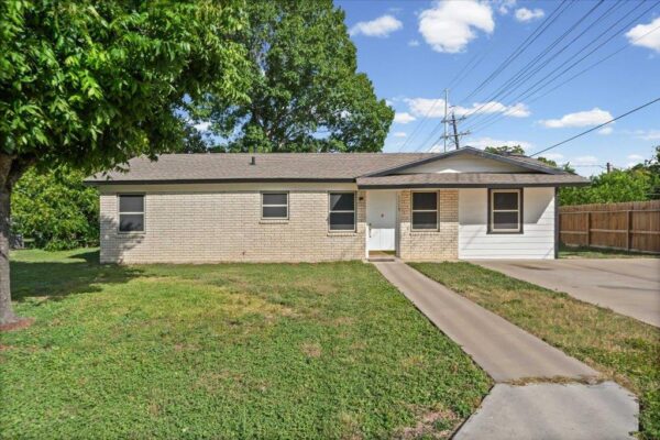 1115 Sycamore St, San Marcos