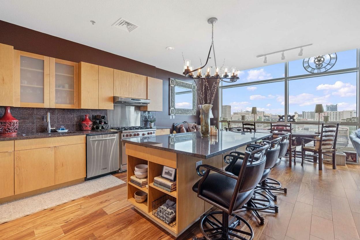 555 E 5th St #911, Austin, TX 78701