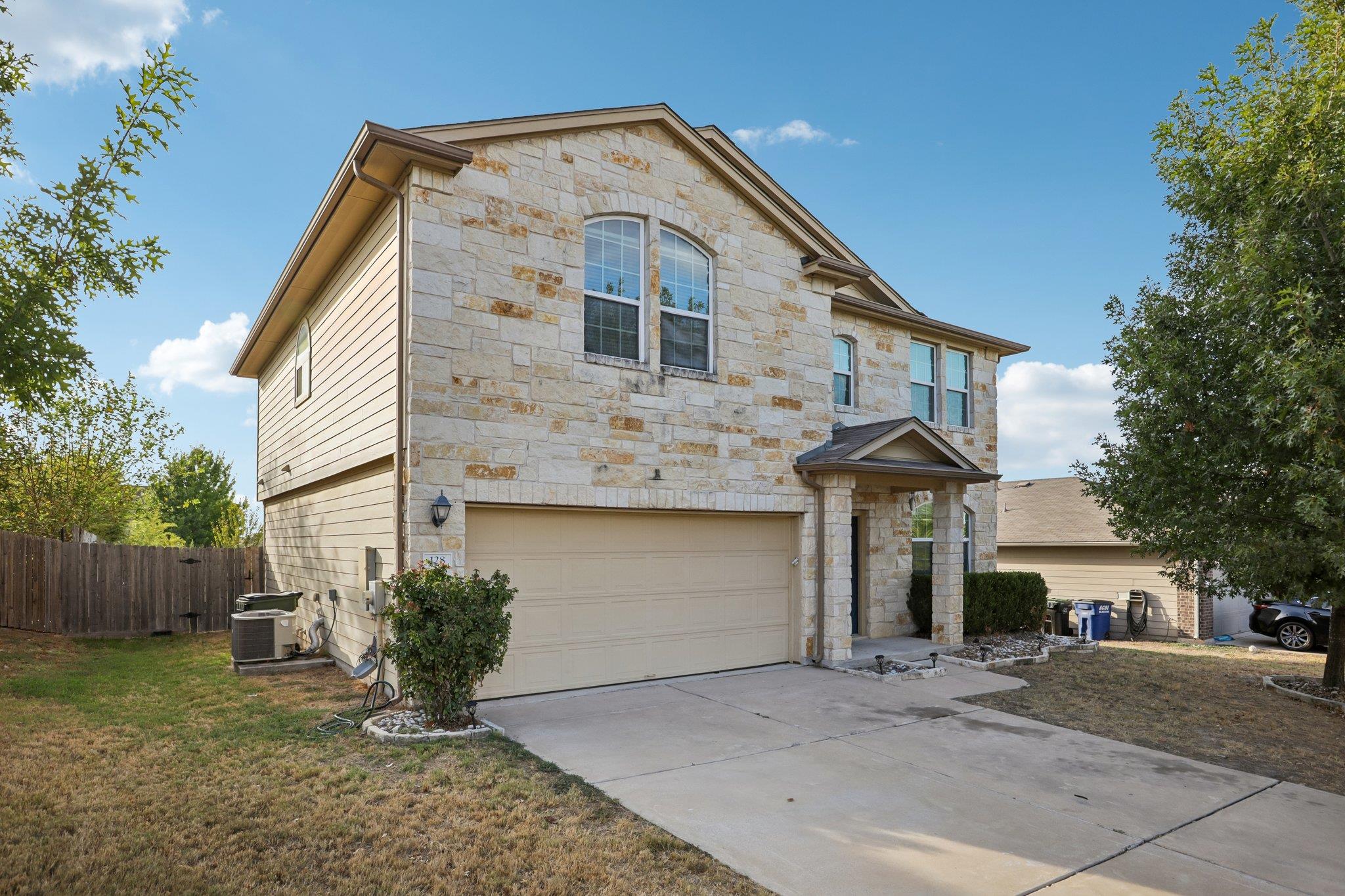 128 Leon River Loop, Hutto, TX 78634