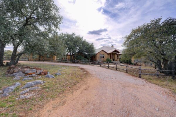 2551 Wolf Creek Ranch Rd, Burnet