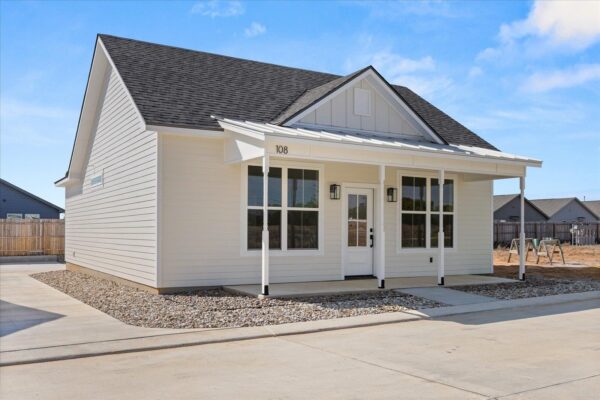 802 S Creek St #108, Fredericksburg