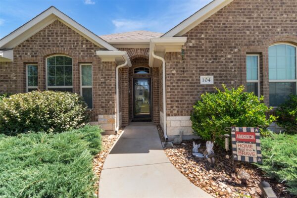 104 Harris Hawk Cv, Cedar Creek