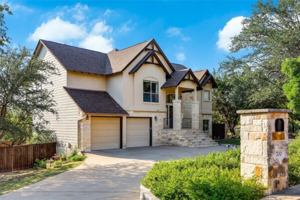 700 Augusta Cir N, Point Venture