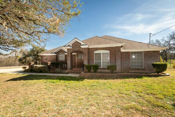 603 Oakwood Dr, Buda