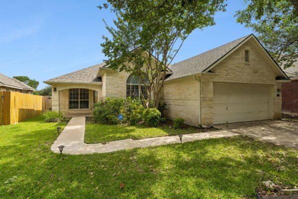7206 W Magic Mountain Ln, Round Rock