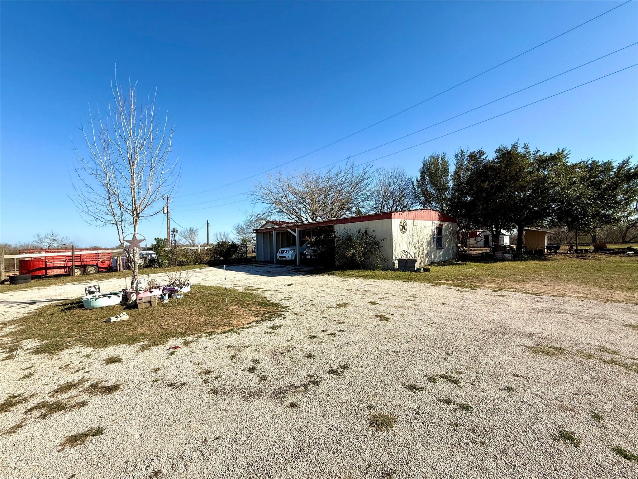 685 Fox Ln, Lockhart, TX 78644