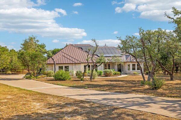 404 Saddlehorn Dr, Dripping Springs