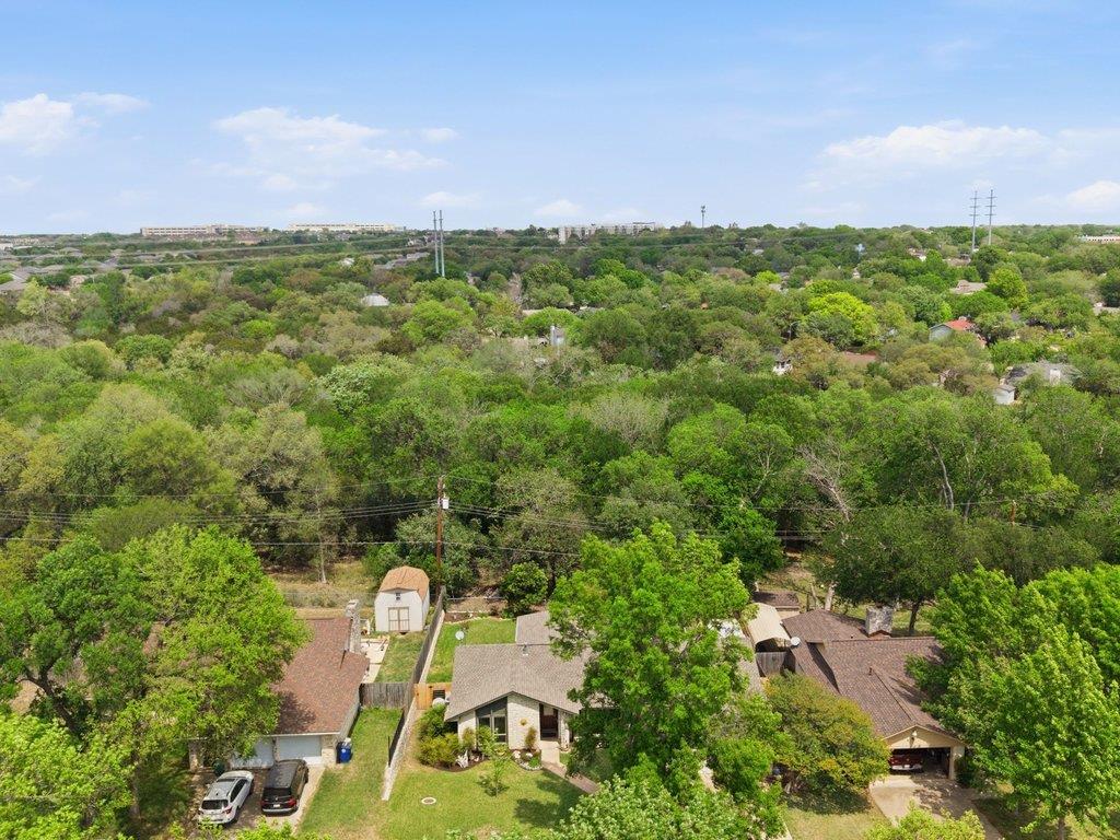 910 River Oaks Dr, Austin