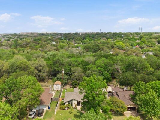 910 River Oaks Dr, Austin