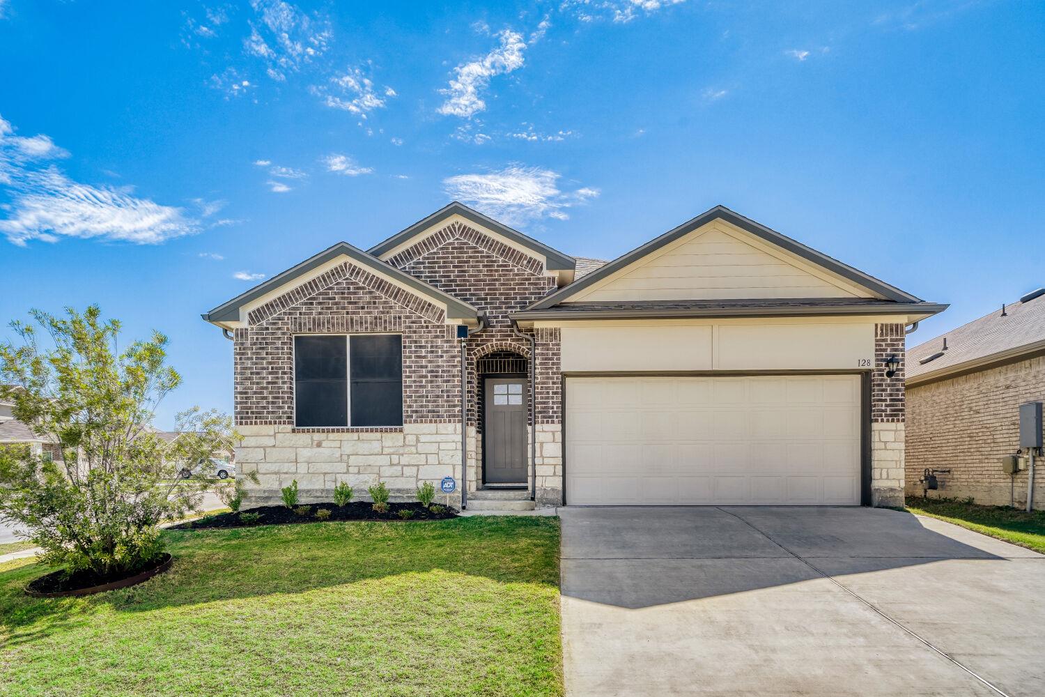 128 Sky Meadows Cir, San Marcos, TX 78666