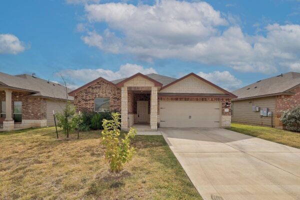 336 Uncle Billy Way, Jarrell