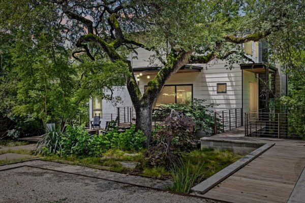 801 The High Rd, Austin