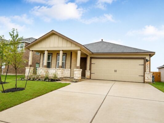 407 Avre Loop, Kyle