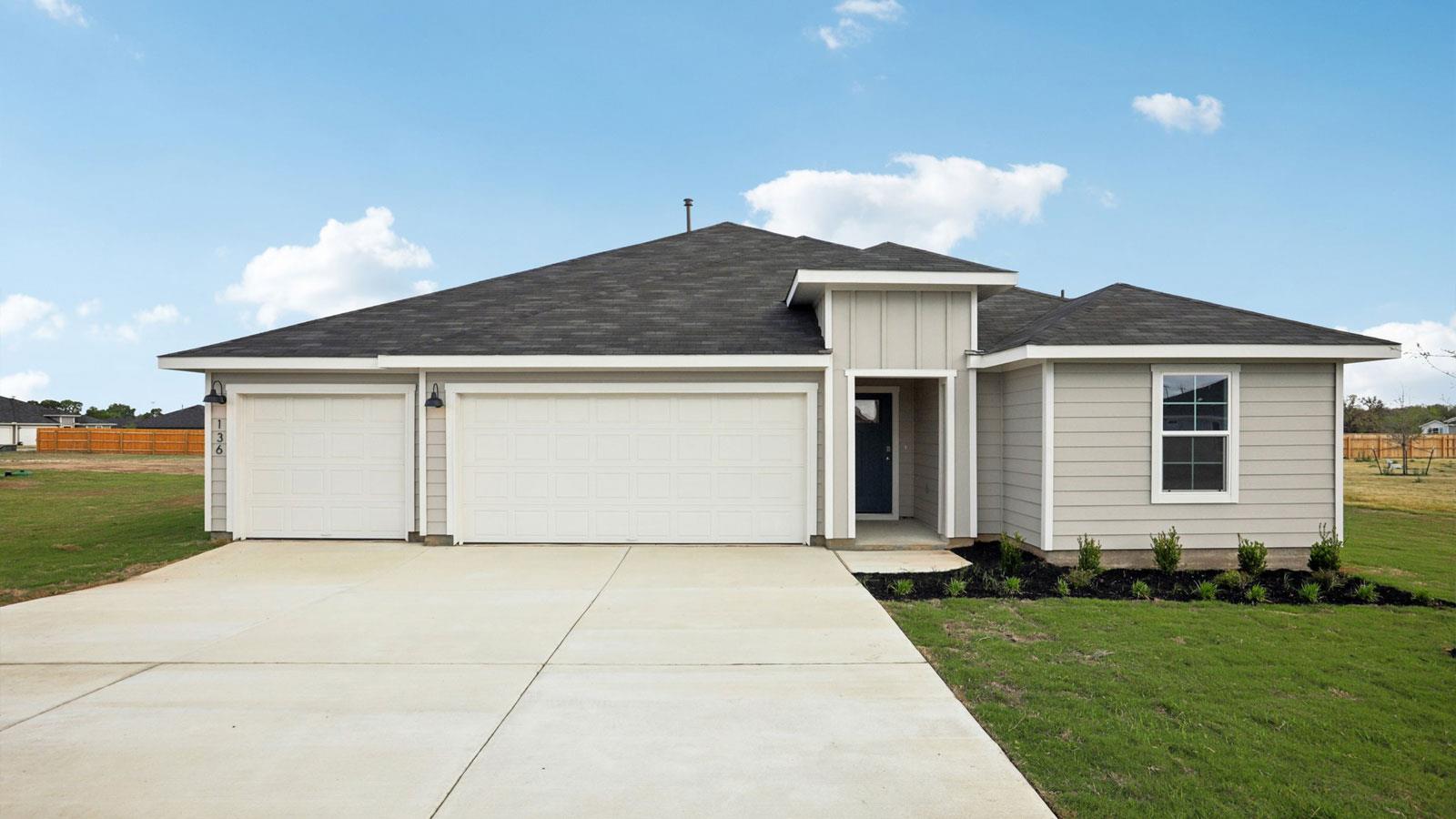 136 Union Pacific Dr, Cedar Creek, TX 78612