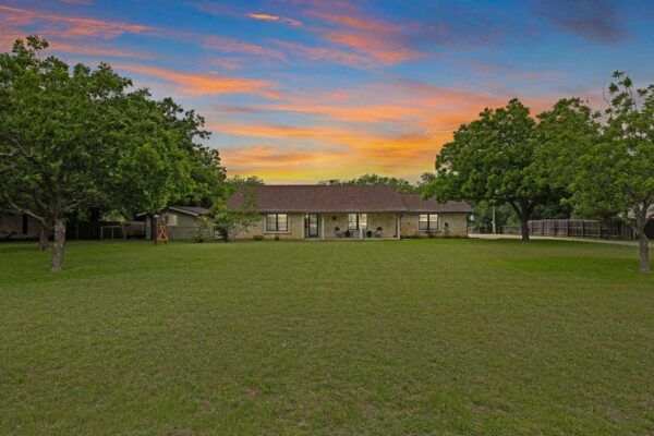 1007 S Gabriel Dr, Leander