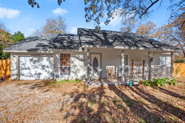 200 Blanket Flower Dr, Bastrop