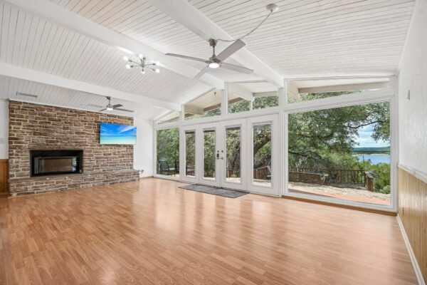 21103 Dawn Dr, Lago Vista