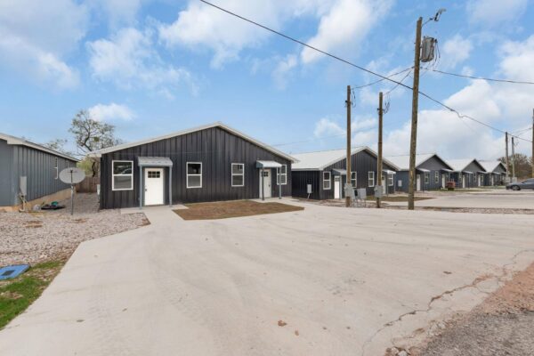 870 Waco St, Kingsland