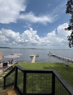 611 Lakeshore Loop, Tow